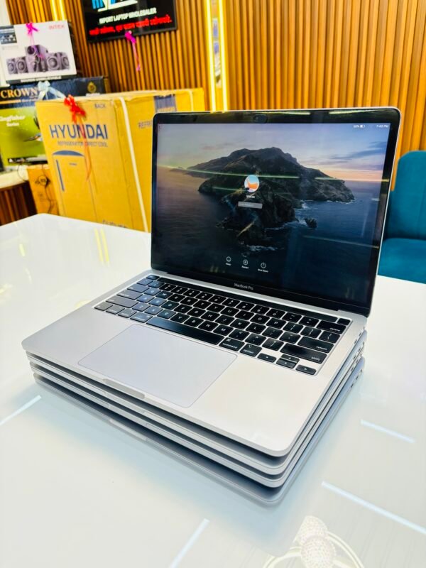 MACBOOK 2020 year Touch Bar I7 16GB RAM 500 GB SSD - Image 5