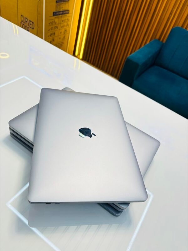 MACBOOK 2020 year Touch Bar I7 16GB RAM 500 GB SSD - Image 4